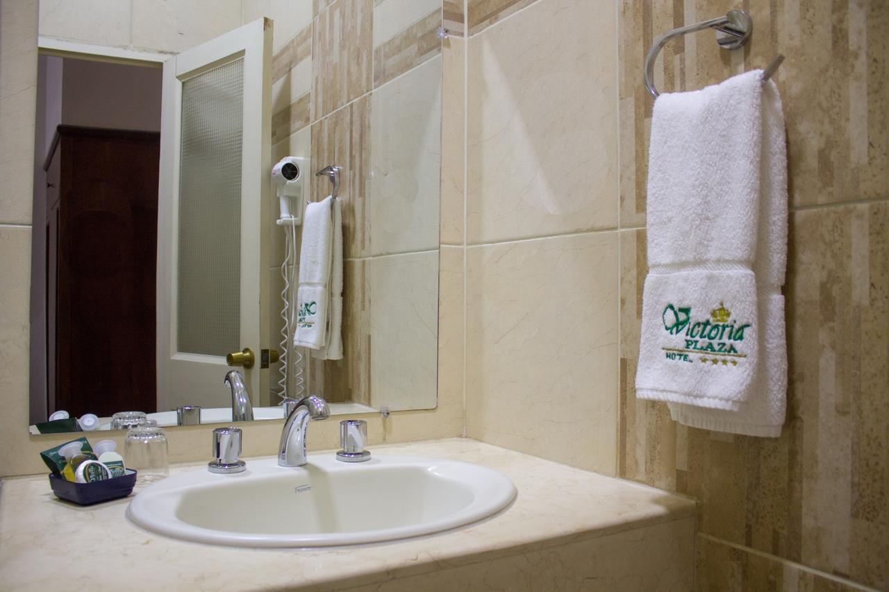 Hotel Victoria Plaza Тариха Экстерьер фото