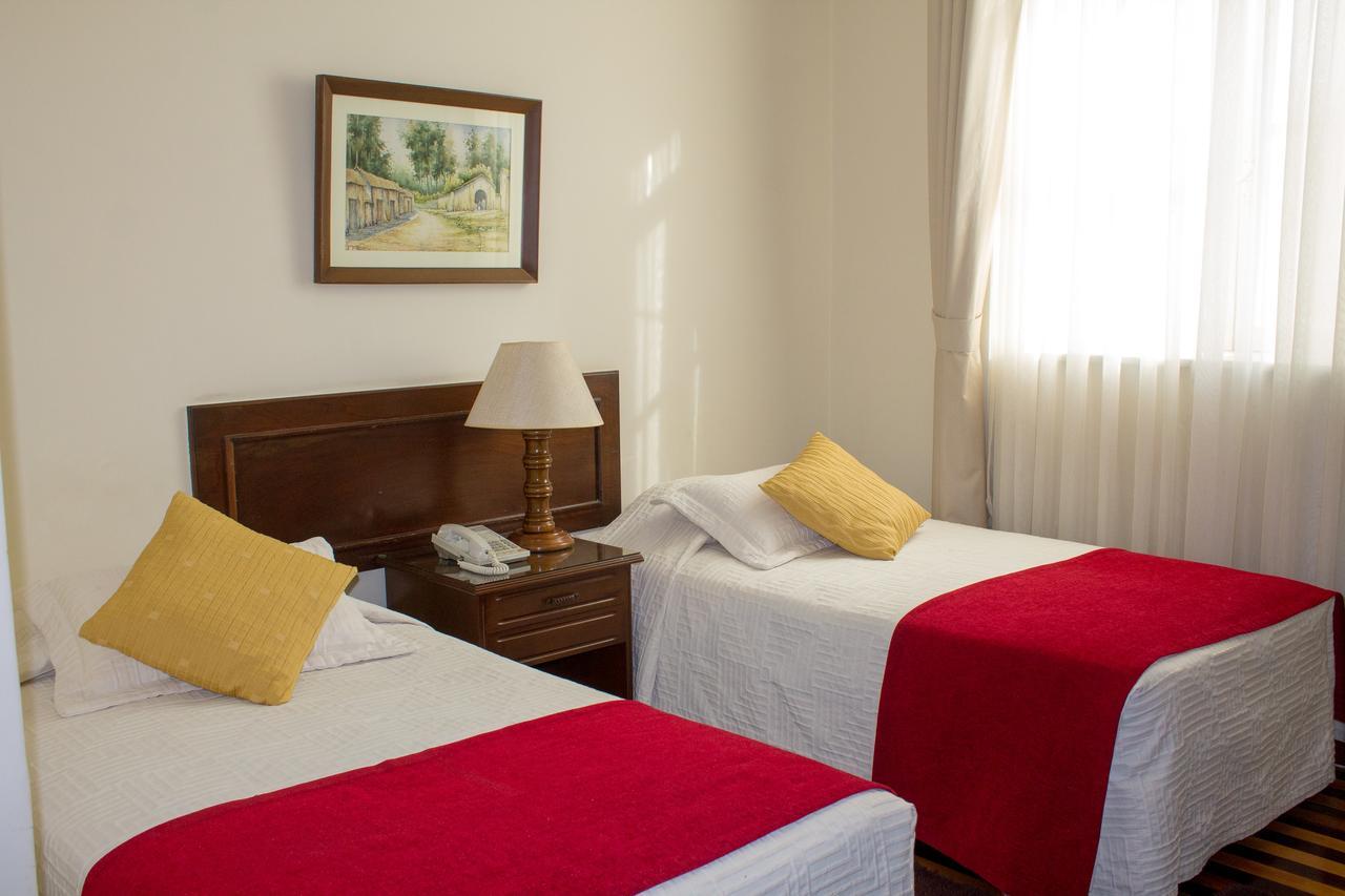 Hotel Victoria Plaza Тариха Экстерьер фото