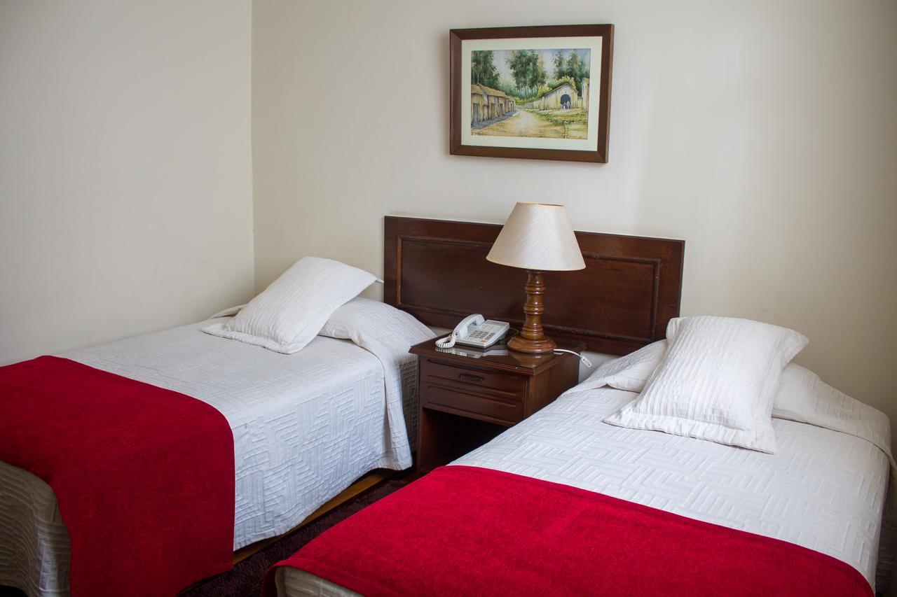 Hotel Victoria Plaza Тариха Экстерьер фото
