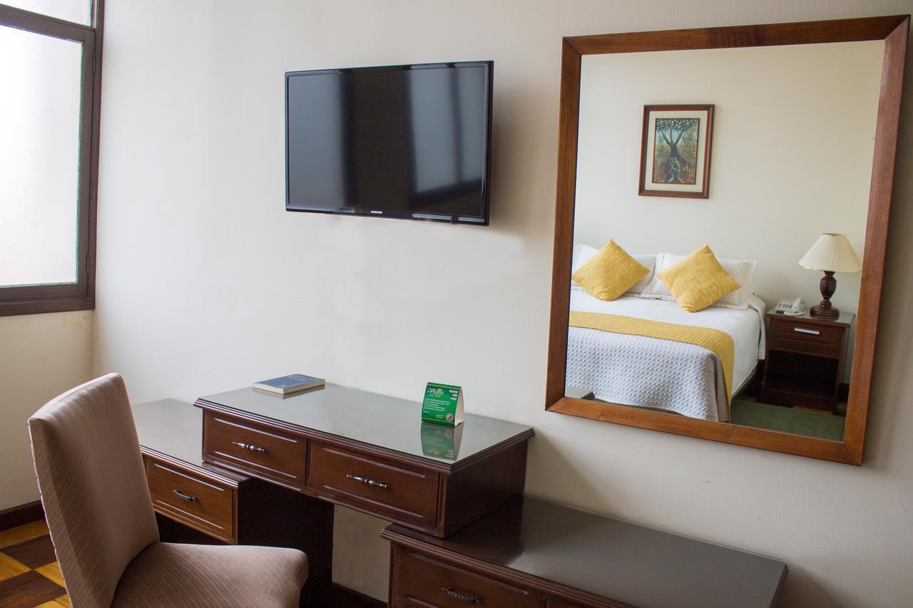 Hotel Victoria Plaza Тариха Экстерьер фото