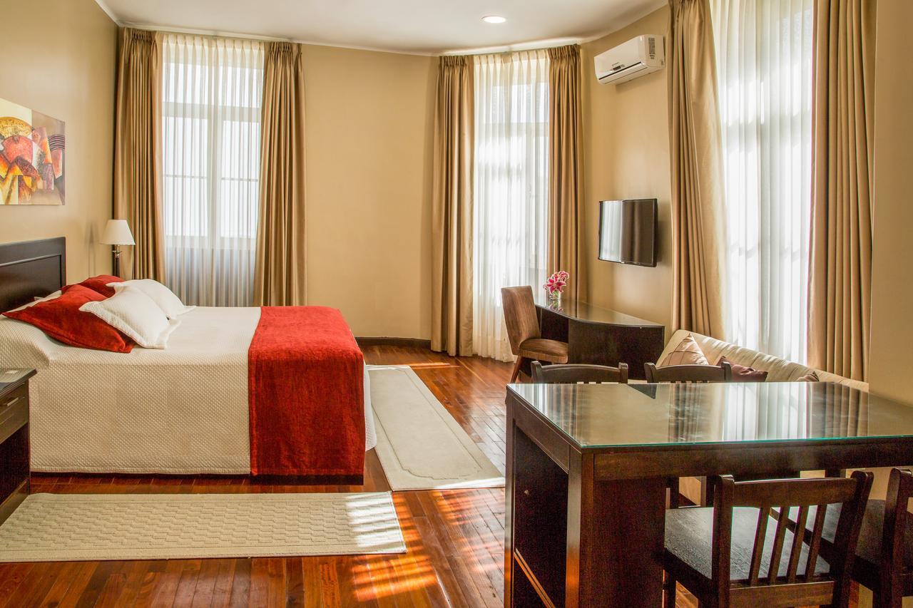 Hotel Victoria Plaza Тариха Экстерьер фото